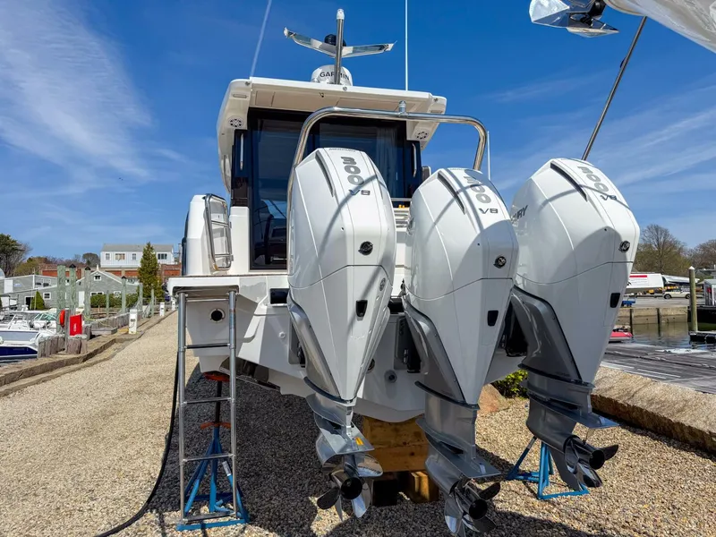 Slide: The Image of Wellcraft 38 Explorer 2025 - 5242333