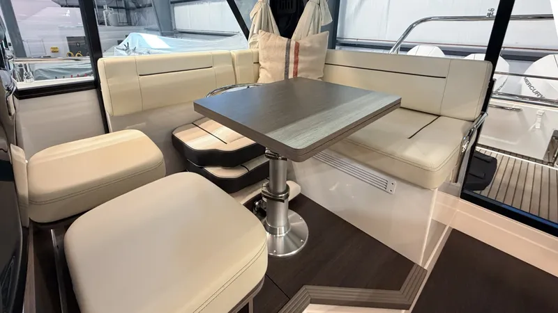 Slide: The Image of Wellcraft 38 Explorer 2025 - 6565087