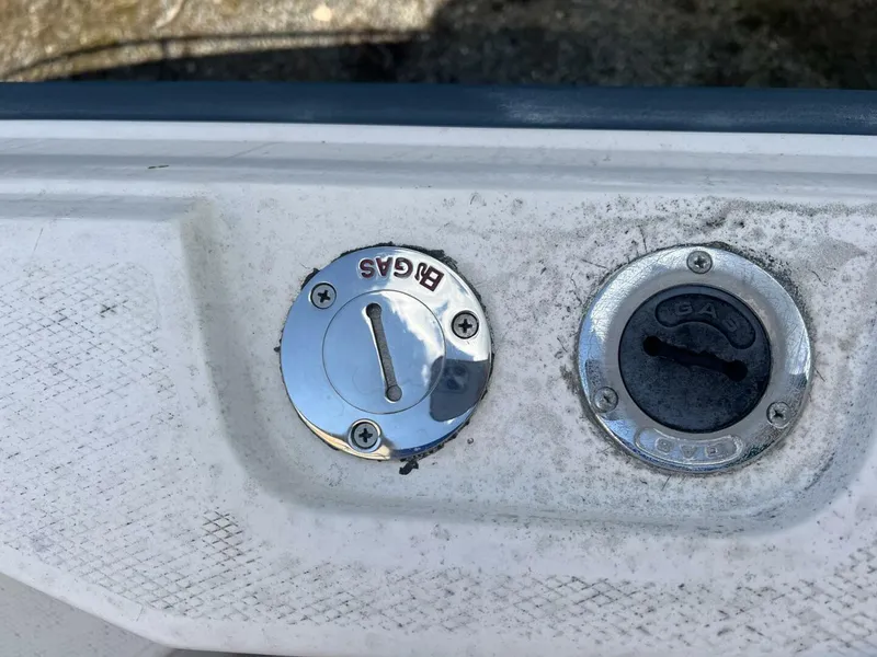 Slide: The Image of Grady-White Seafarer 226 1987 - 4577772