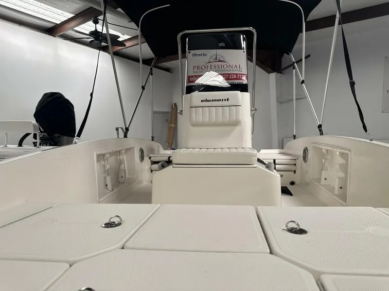 Slide: The Image of Bayliner Element 16 2018 - 4875912