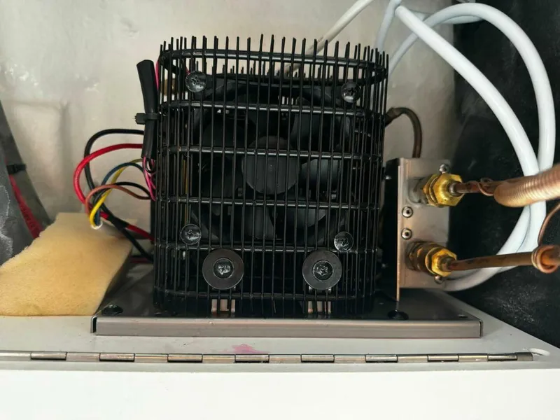 Slide: The Image of Axopar 28 CABIN 2019 - 4580915