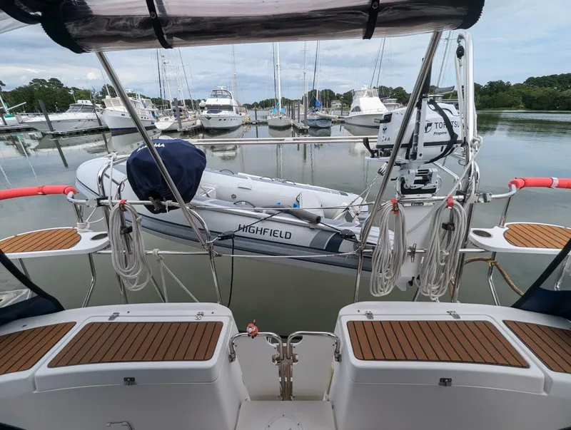 Slide: The Image of Hunter 50 Aft Cockpit 2011 - 4580909