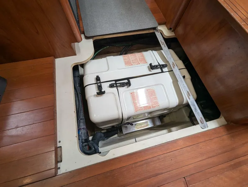 Slide: The Image of Hunter 50 Aft Cockpit 2011 - 4580880