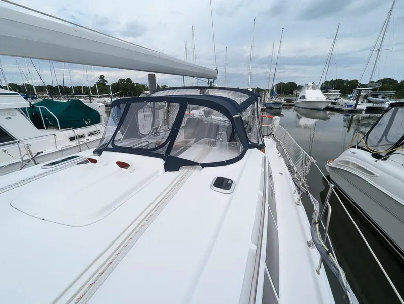 Slide: The Image of Hunter 50 Aft Cockpit 2011 - 4580907
