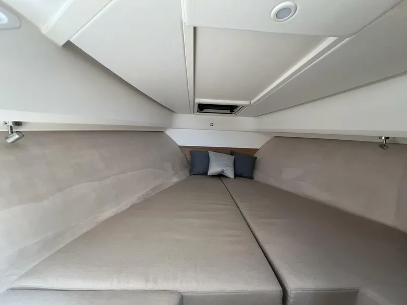 Slide: The Image of Nimbus W9 2024 - 4727305