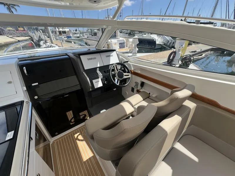 Slide: The Image of Nimbus W9 2024 - 4727310