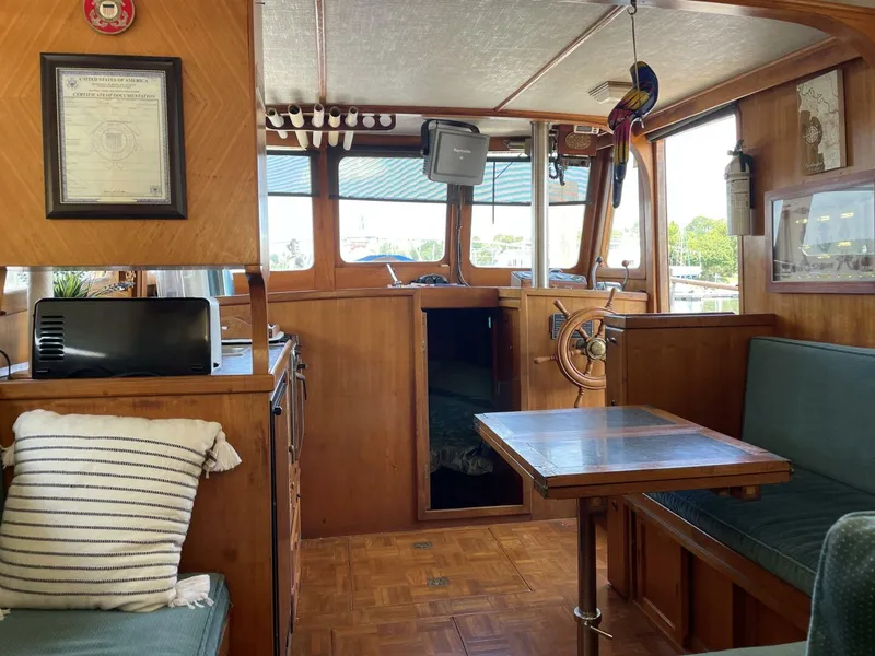 Slide: The Image of Marine Trader 34 1977 - 4592700