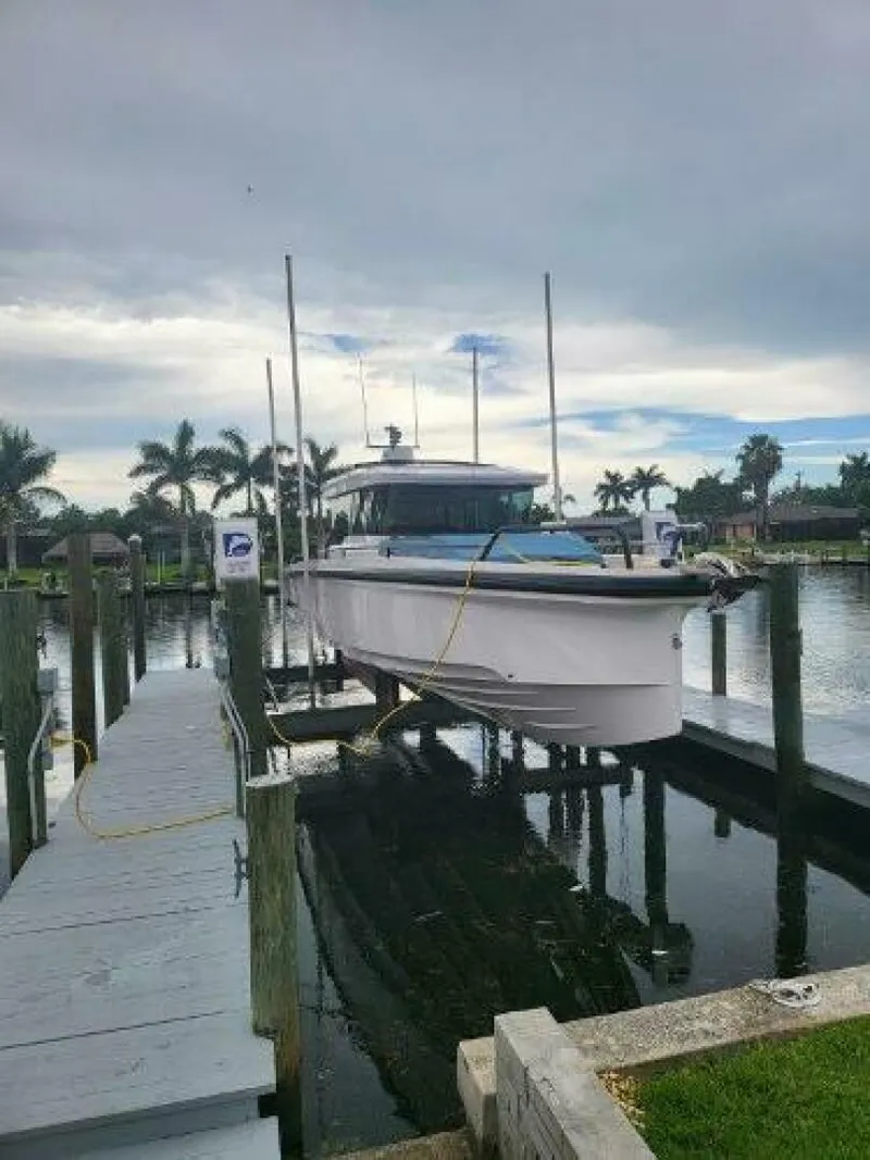 Slide: The Image of Axopar 37 XC CROSS CABIN 2024 - 4583466