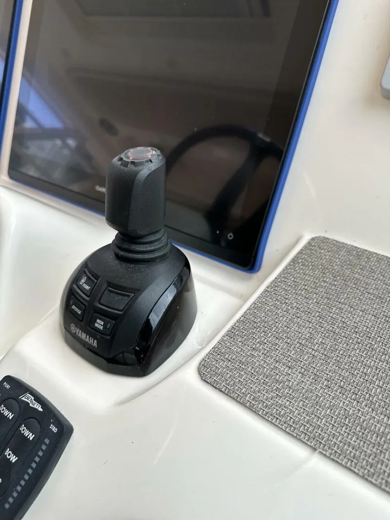 Slide: The Image of Grady-White 37 2017 - 4584987