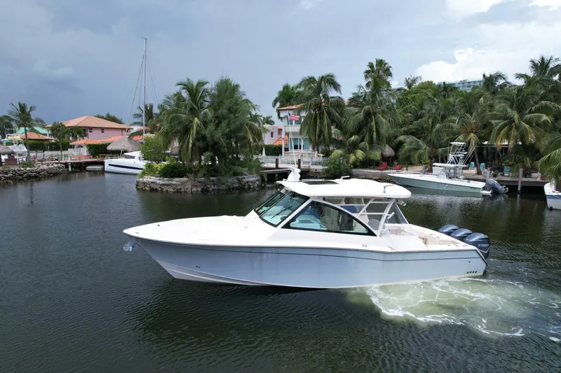 Slide: The Image of Grady-White 37 2017 - 4584878