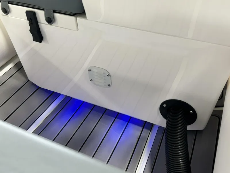 Slide: The Image of Highfield Classic 380 Grand Tour Console 2024 - 4585555