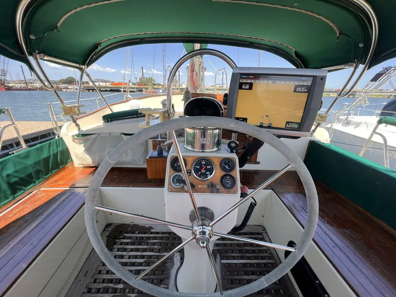 Slide: The Image of Whitby 42 1982 - 4586151