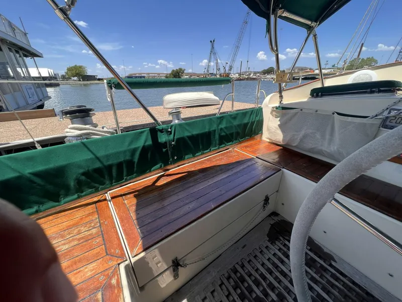 Slide: The Image of Whitby 42 1982 - 4586161