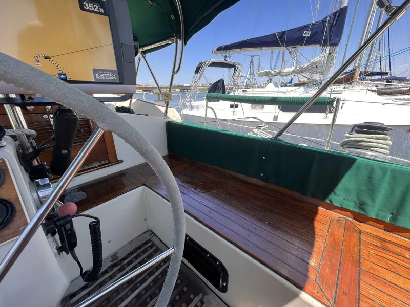 Slide: The Image of Whitby 42 1982 - 4586163