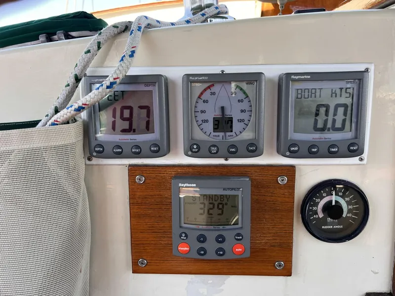 Slide: The Image of Whitby 42 1982 - 4586173