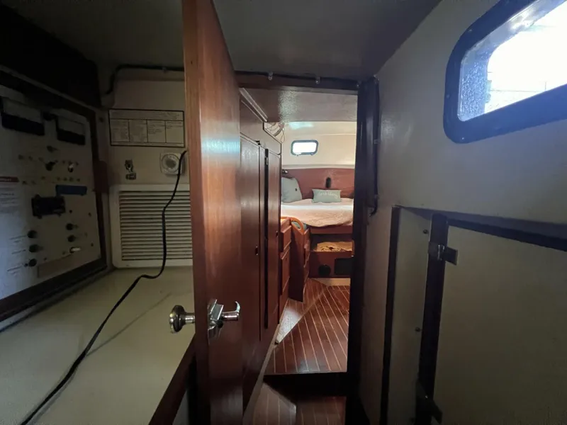 Slide: The Image of Whitby 42 1982 - 4586233