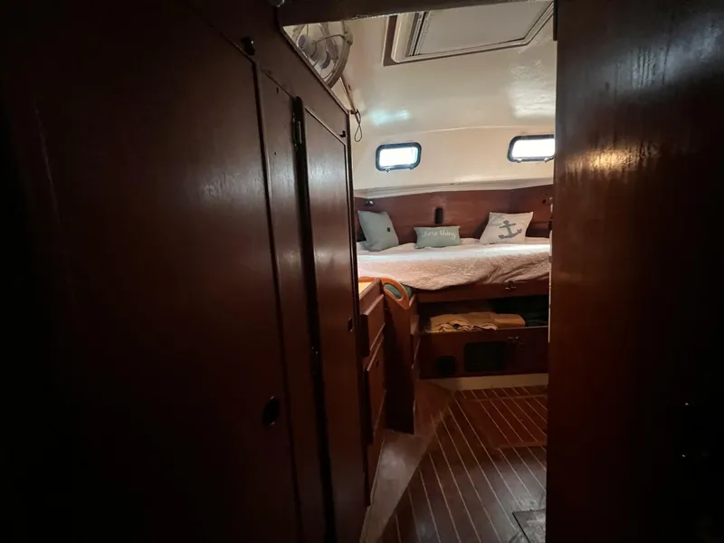 Slide: The Image of Whitby 42 1982 - 4586236