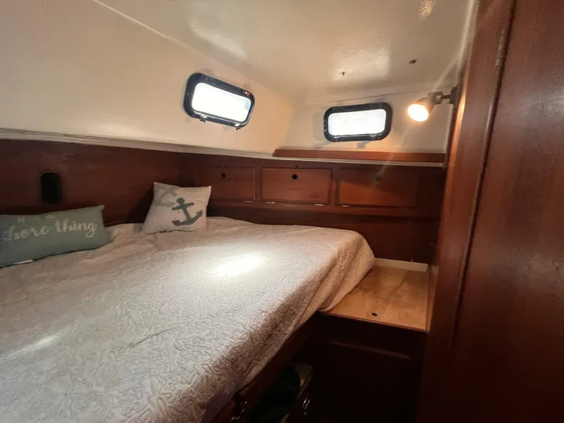 Slide: The Image of Whitby 42 1982 - 4586248