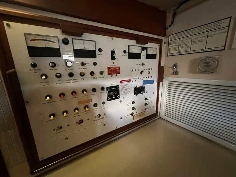 Slide: The Image of Whitby 42 1982 - 4586271