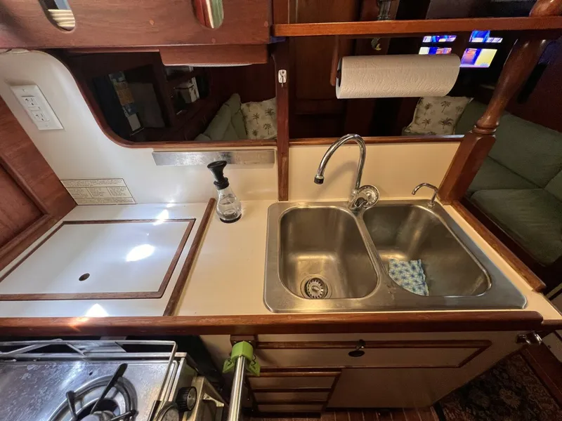 Slide: The Image of Whitby 42 1982 - 4586290