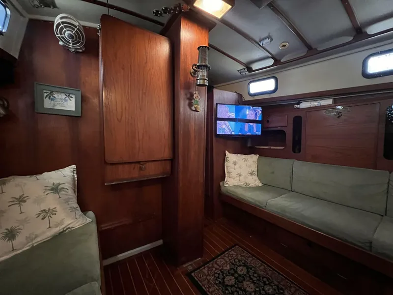 Slide: The Image of Whitby 42 1982 - 4586316