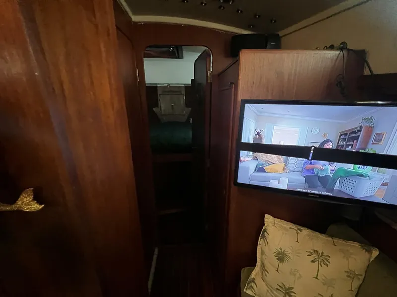 Slide: The Image of Whitby 42 1982 - 4586318