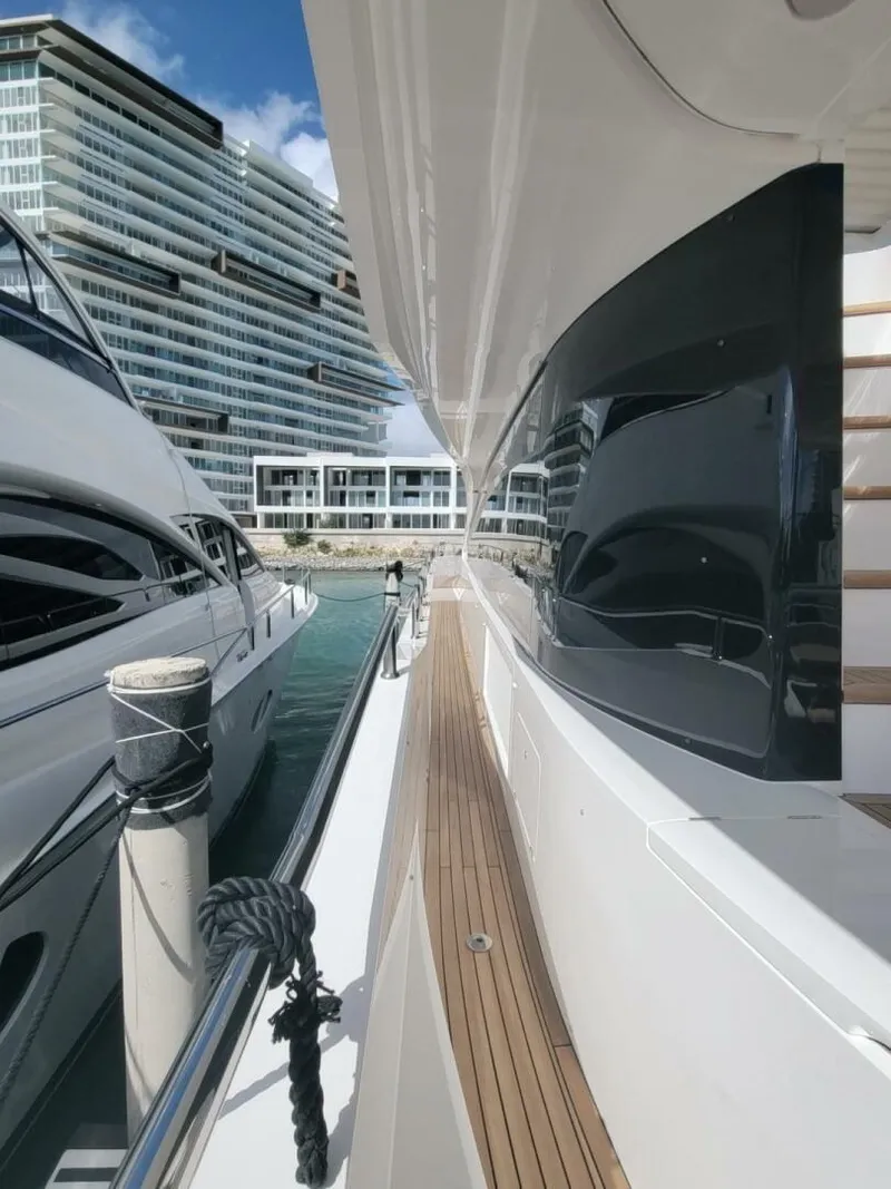 Slide: The Image of Sunseeker 86 2019 - 4588174