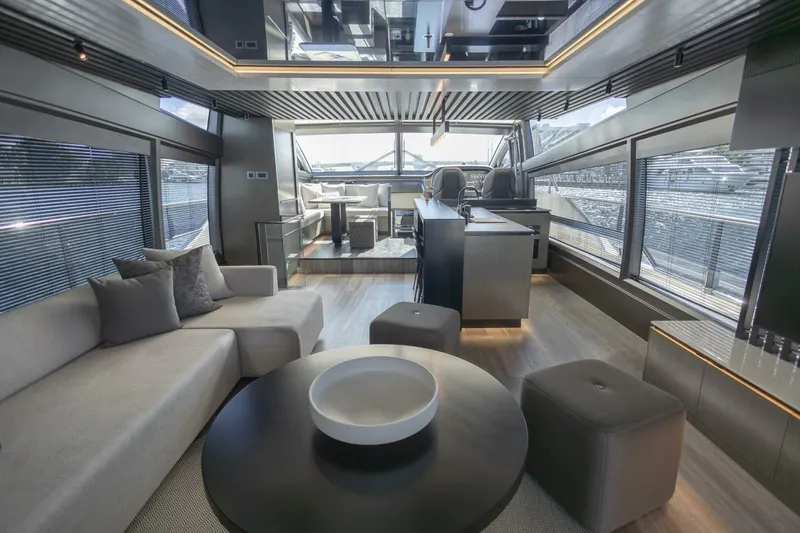 Slide: The Image of Pearl 72 2025 - 5894319