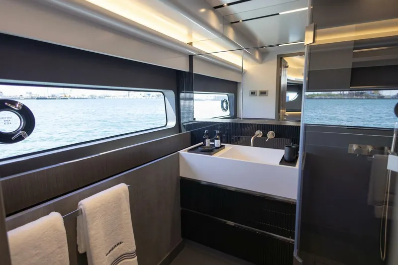 Slide: The Image of Pearl 72 2025 - 5894334