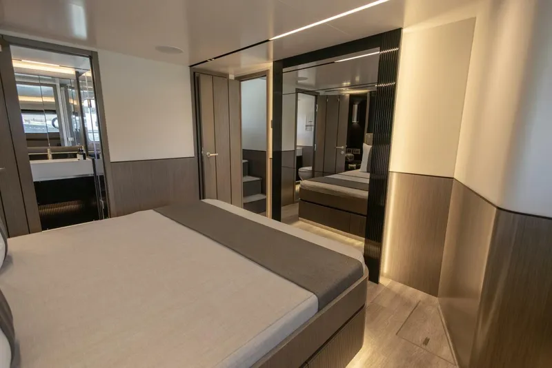 Slide: The Image of Pearl 72 2025 - 5894322