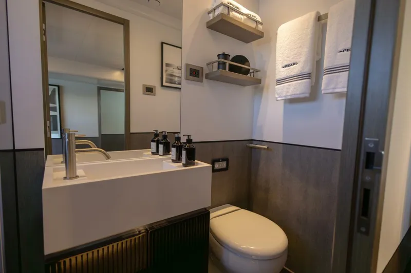 Slide: The Image of Pearl 72 2025 - 5894327