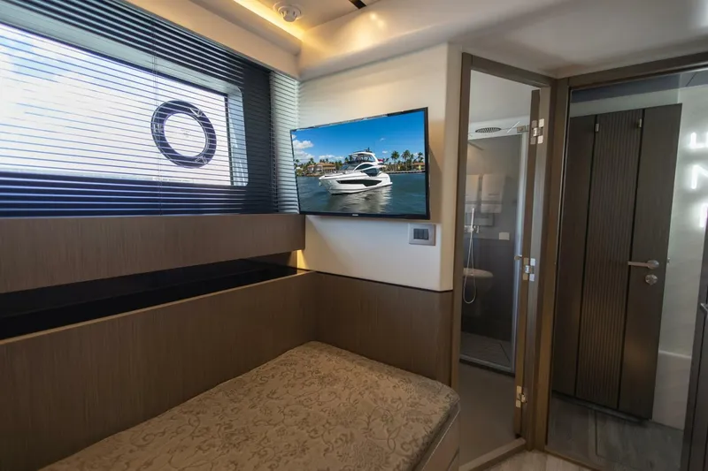 Slide: The Image of Pearl 72 2025 - 5894329