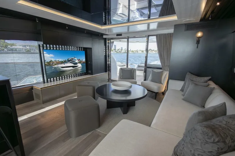 Slide: The Image of Pearl 72 2025 - 5894317