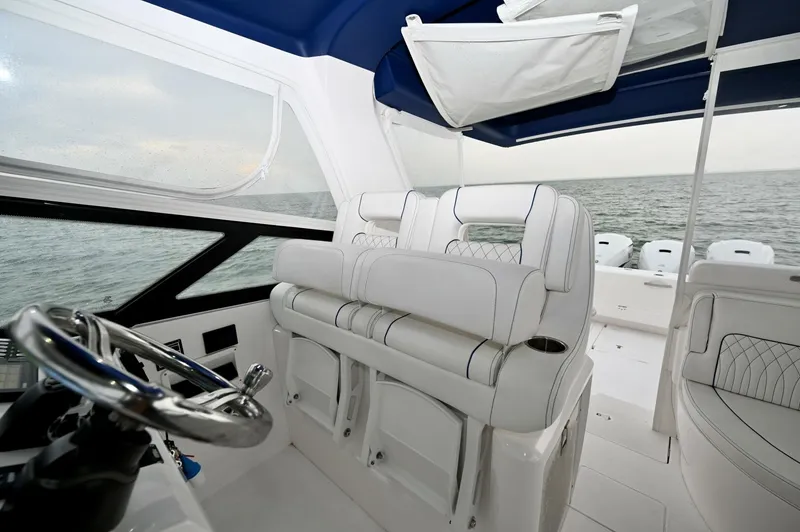 Slide: The Image of Intrepid 438 Evolution 2021 - 4590515