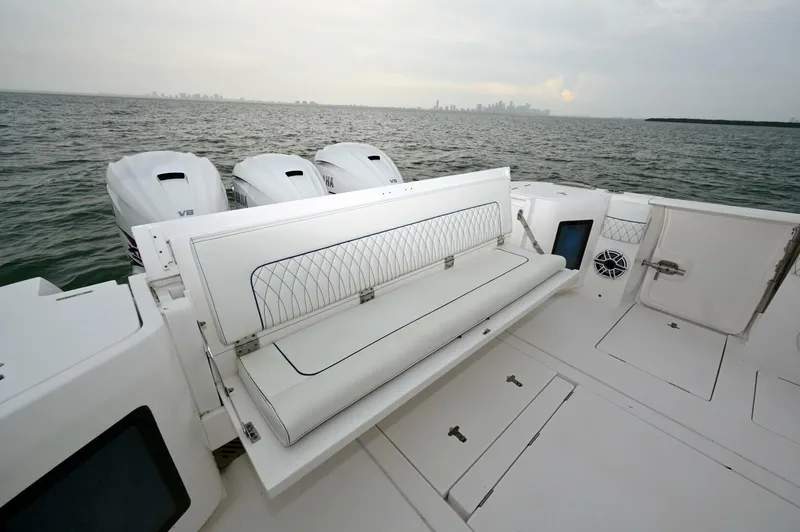 Slide: The Image of Intrepid 438 Evolution 2021 - 4590502