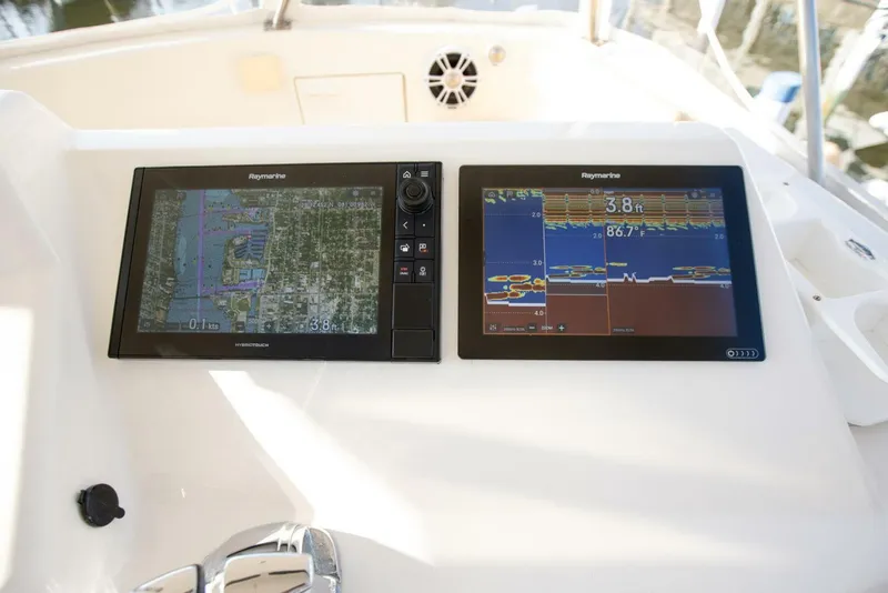 Slide: The Image of Ocean Yachts 42 Super Sport - Repowered 1991 - 4592079