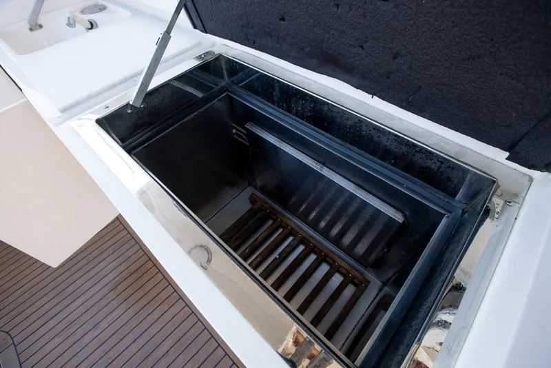 Slide: The Image of Ocean Yachts 42 Super Sport - Repowered 1991 - 4592111