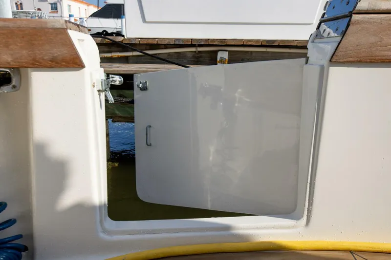Slide: The Image of Ocean Yachts 42 Super Sport - Repowered 1991 - 4592122