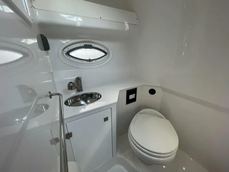 Slide: The Image of Monterey 295 Sport Yacht 2019 - 5703164