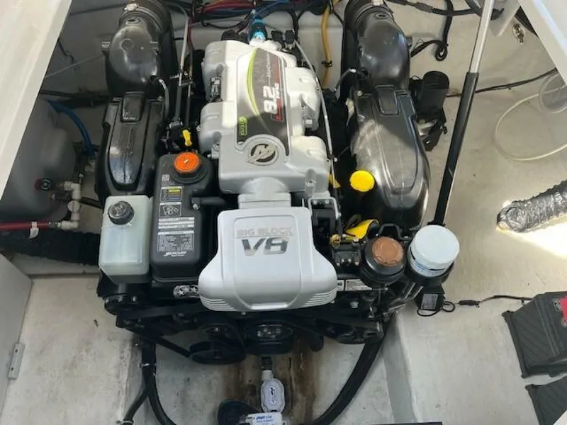 Slide: The Image of Monterey 295 Sport Yacht 2019 - 4594140