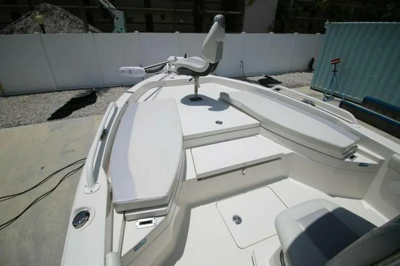 Slide: The Image of Ranger 2510 Bay Ranger 2020 - 4593744