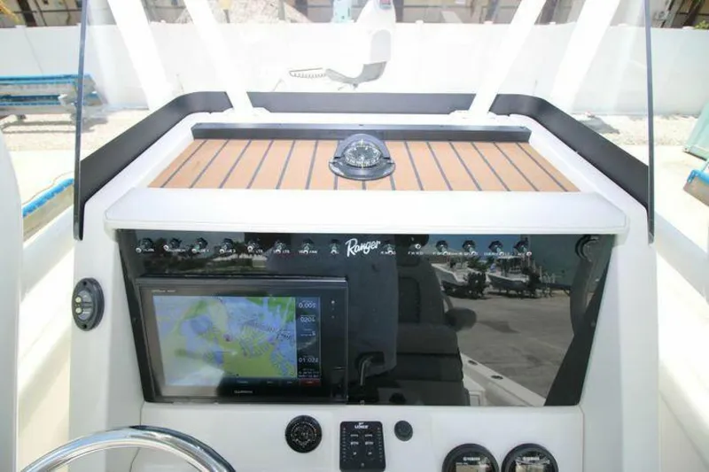 Slide: The Image of Ranger 2510 Bay Ranger 2020 - 4593748