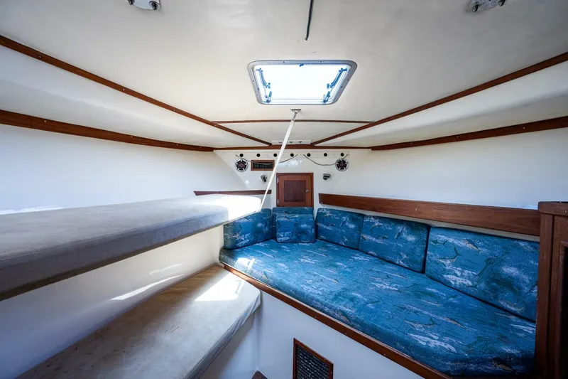 Slide: The Image of Albemarle 310 Express Fisherman 2004 - 4593795