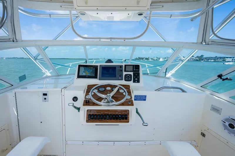 Slide: The Image of Albemarle 310 Express Fisherman 2004 - 4593802