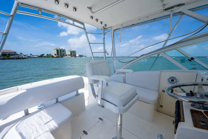 Slide: The Image of Albemarle 310 Express Fisherman 2004 - 4593805