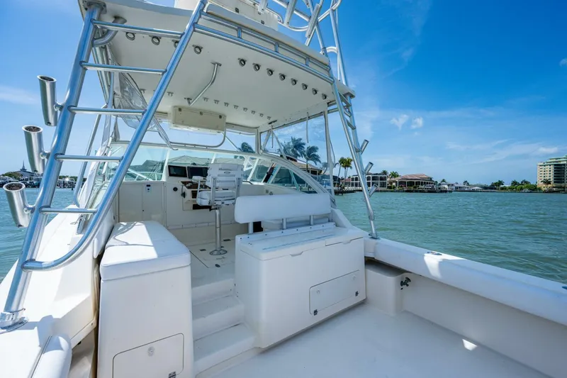 Slide: The Image of Albemarle 310 Express Fisherman 2004 - 4593806