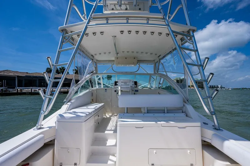 Slide: The Image of Albemarle 310 Express Fisherman 2004 - 4593807