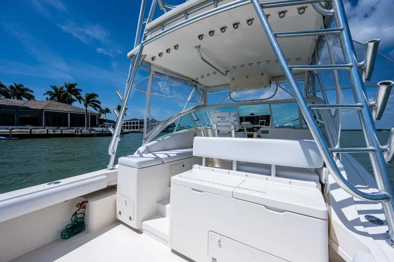 Slide: The Image of Albemarle 310 Express Fisherman 2004 - 4593809