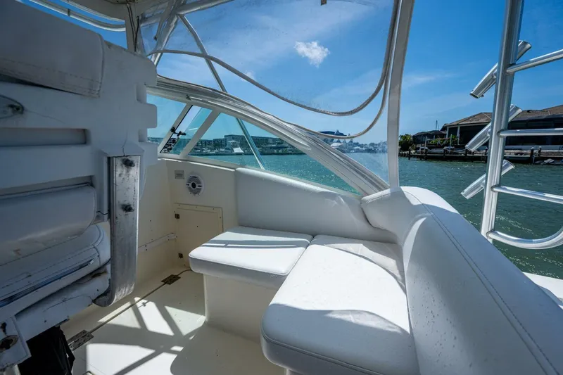 Slide: The Image of Albemarle 310 Express Fisherman 2004 - 4593811