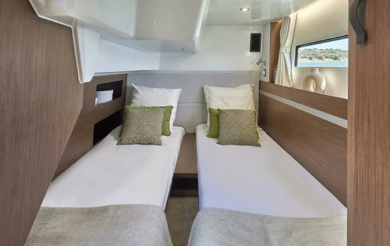 Slide: The Image of Beneteau Antares 12 2026 - 4597041